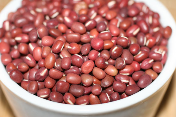 Aduki beans in white container.
