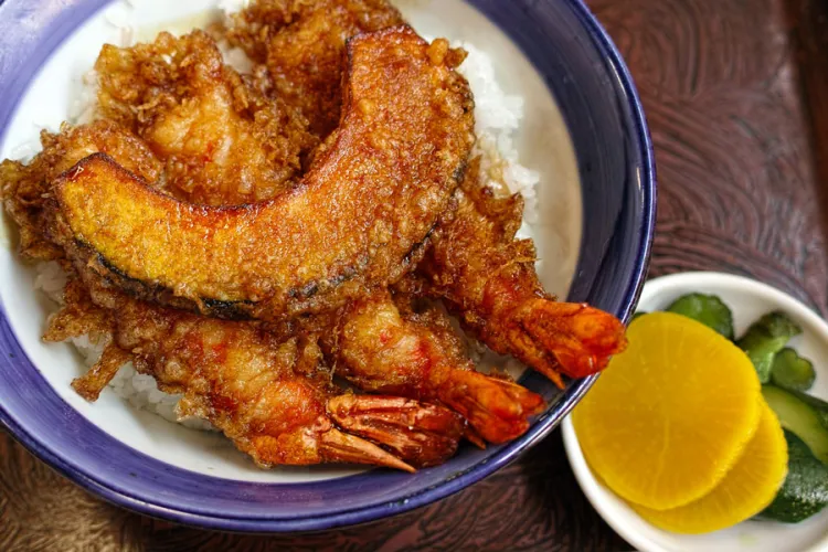 Vegetable ans shrimp tempura.