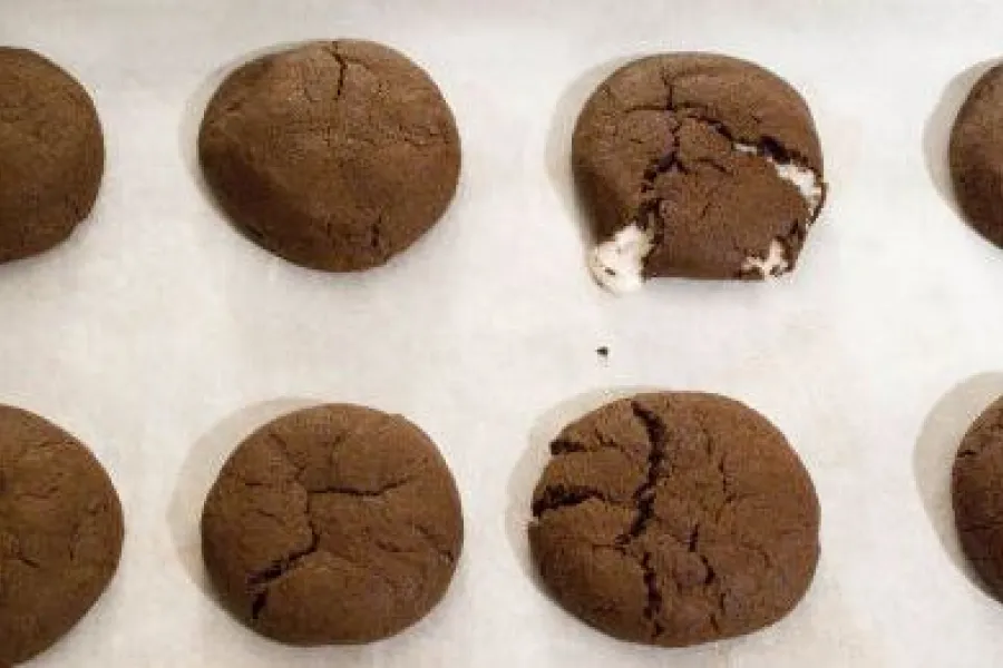 Line baking pan.