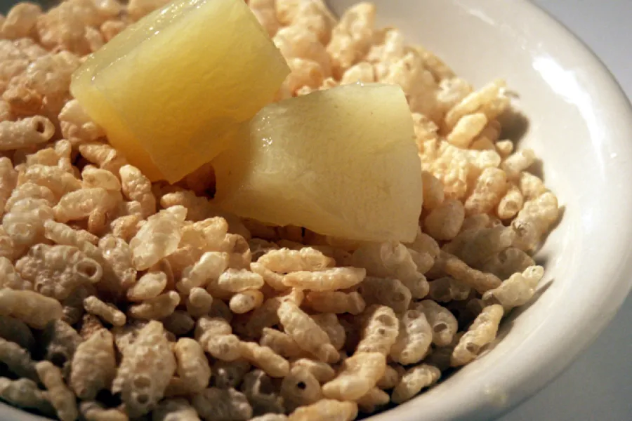 Inflated rice cereal with pineapple.
